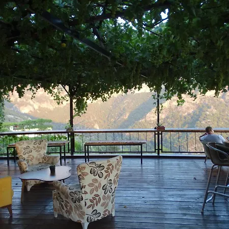 Mammas Pension; Terrace Restaurant Alojamento de Acomodação e Pequeno-almoço